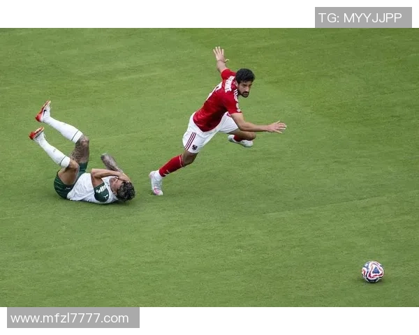 足球明星搞笑瞬间高清图集让你捧腹大笑的精彩瞬间尽在其中